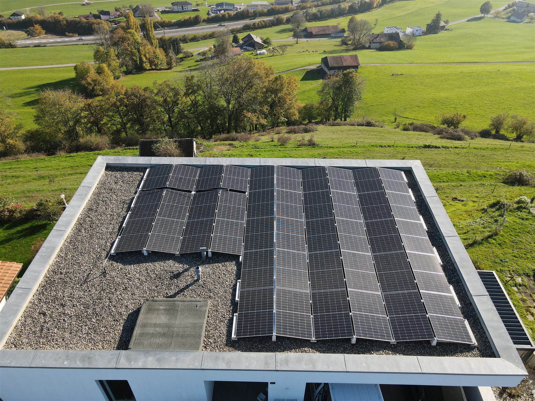 Installation photovoltaïque sur toiture plate